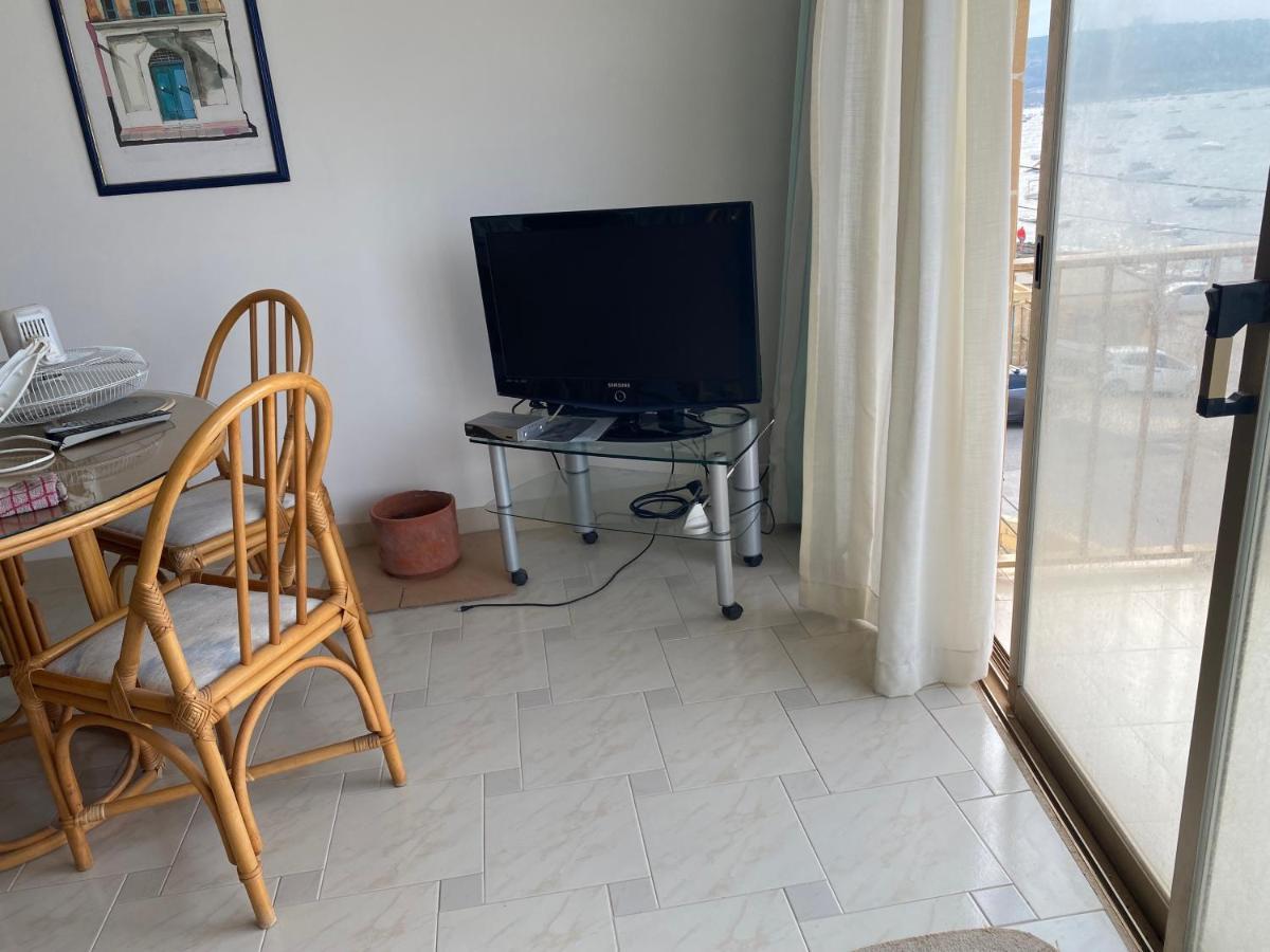Sea Front Apartment At Mellieha Bay, Malta! エクステリア 写真
